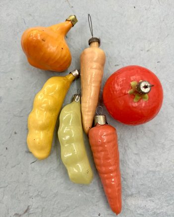 6 x antique christmas ornaments, vegetable stew